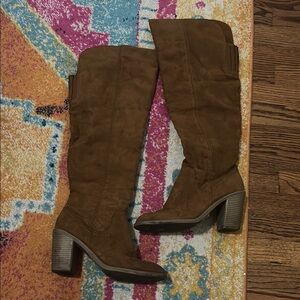Brown Knee-High Women's Boots. Size 9
